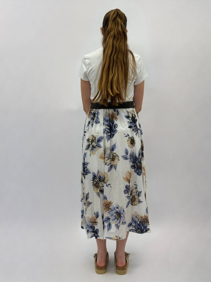 Emma & Rose Cape Town Daniëlle floral print skirt belt, showcasing a stylish fabric belt with vibrant floral patterns on a skirt.