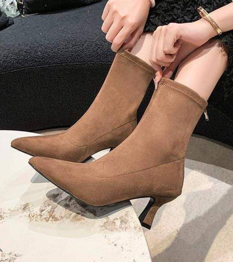 Fulvia | Minimal leather ankle boots with mid heel
