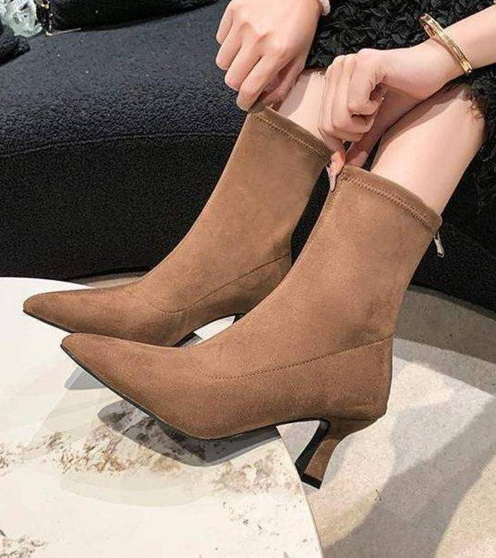 Fulvia | Minimal leather ankle boots with mid heel