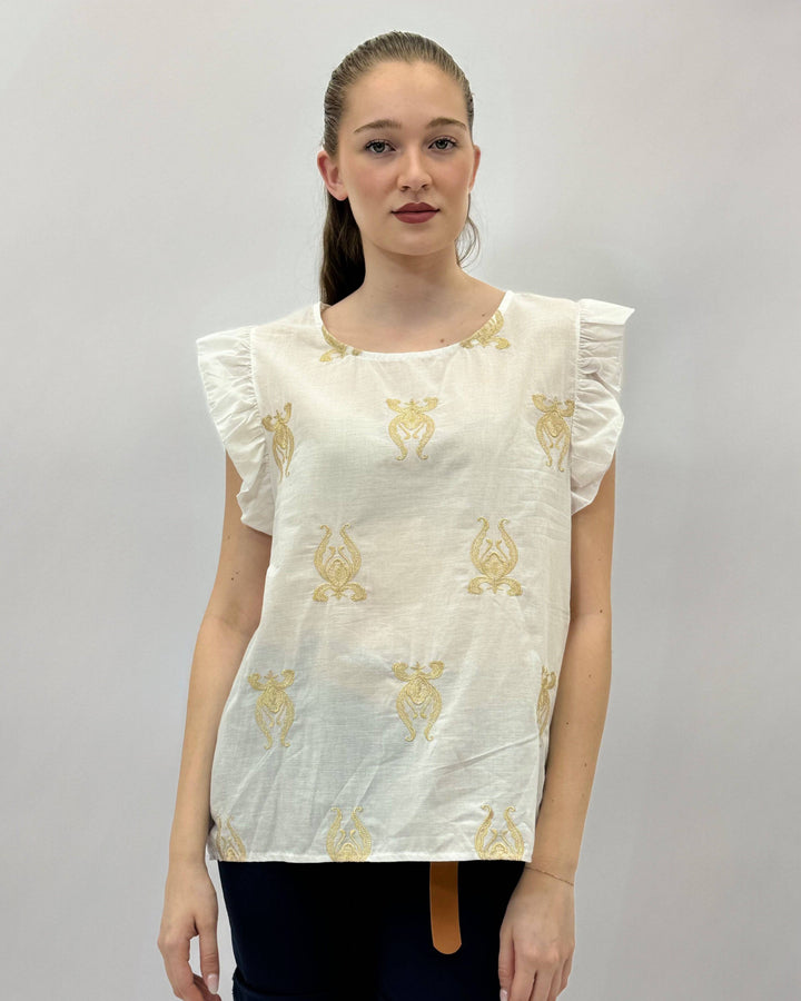 Emma & Rose Cape Town Fabian™ maglieria top with embroidery and ruffled sleeves, showcasing a stylish knitwear design.