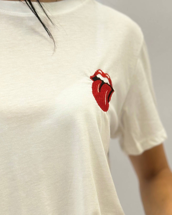 Emma & Rose Cape Town Zoë™ oversized maglieria T-shirt with embroidery, showcasing a relaxed fit and detailed needlework.