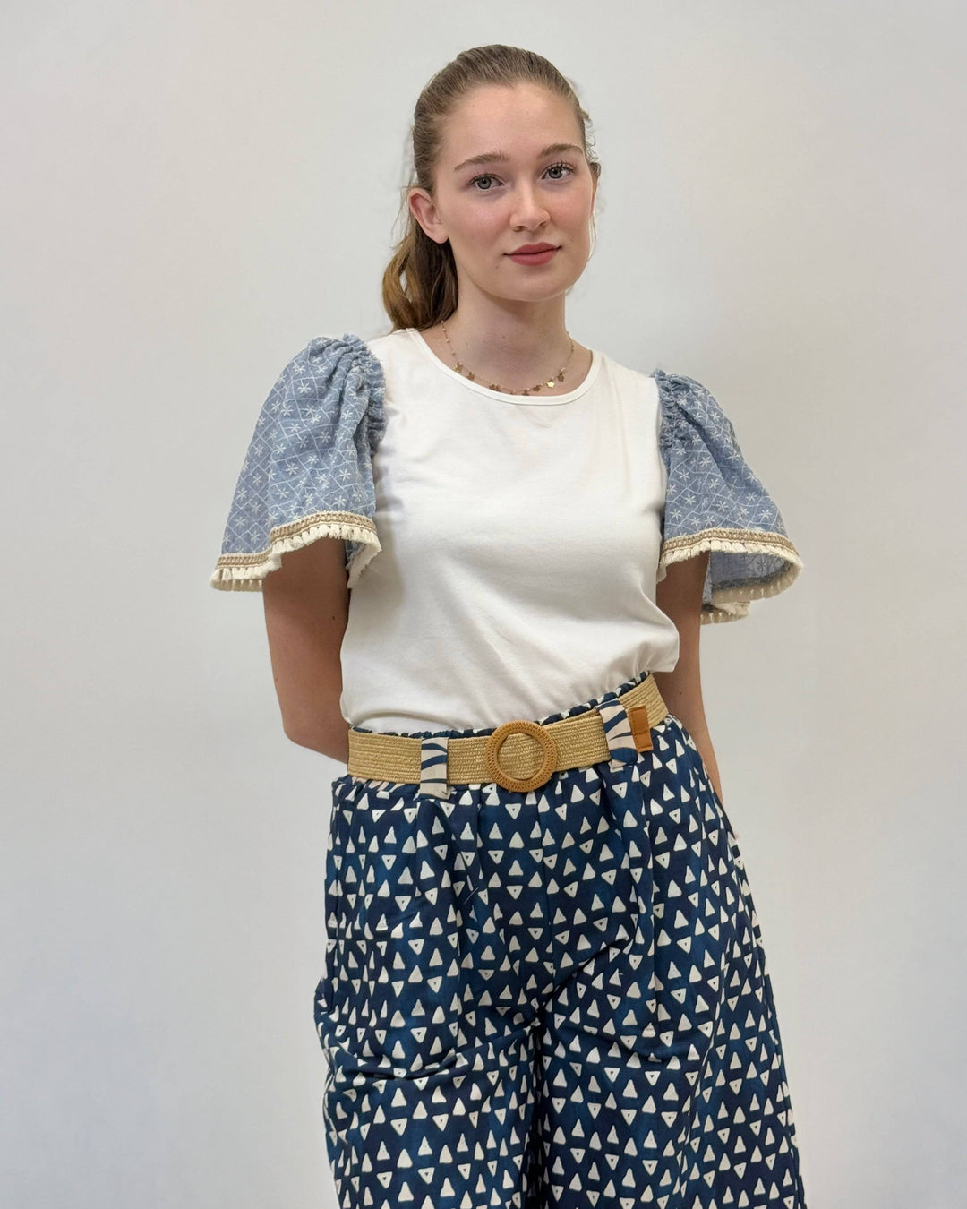 Emma & Rose Cape Town Jolien™ sweater with puff sleeves and embroidery, featuring soft knit fabric in a stylish design.