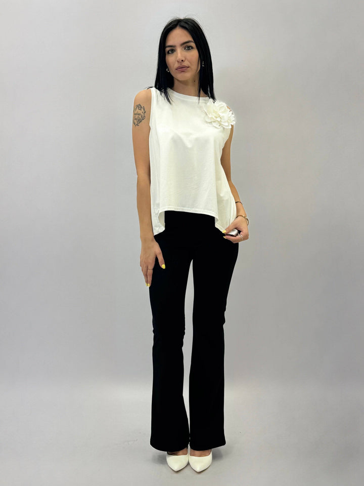 Emma & Rose Cape Town Cooper™ comfortable tank top in maglieria, back view showing soft fabric and relaxed fit.
