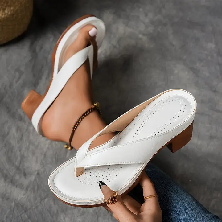 Inés | Orthopaedic sandals with low heel and open straps