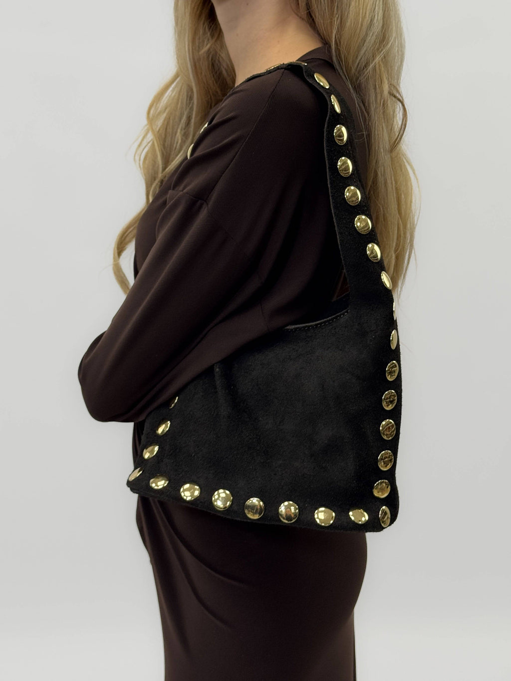 Yolande™ Emma & Rose Cape Town genuine Italy leather bucket bag with sleek design and sturdy handle, displayed on a white background.