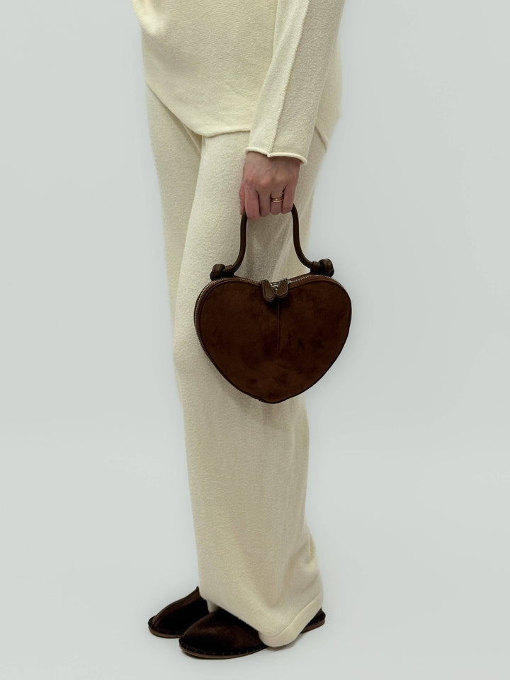 Greta™ Emma & Rose Cape Town heart-shaped soft fabric borsa with chic, luxurious textured fabric and stylish design.