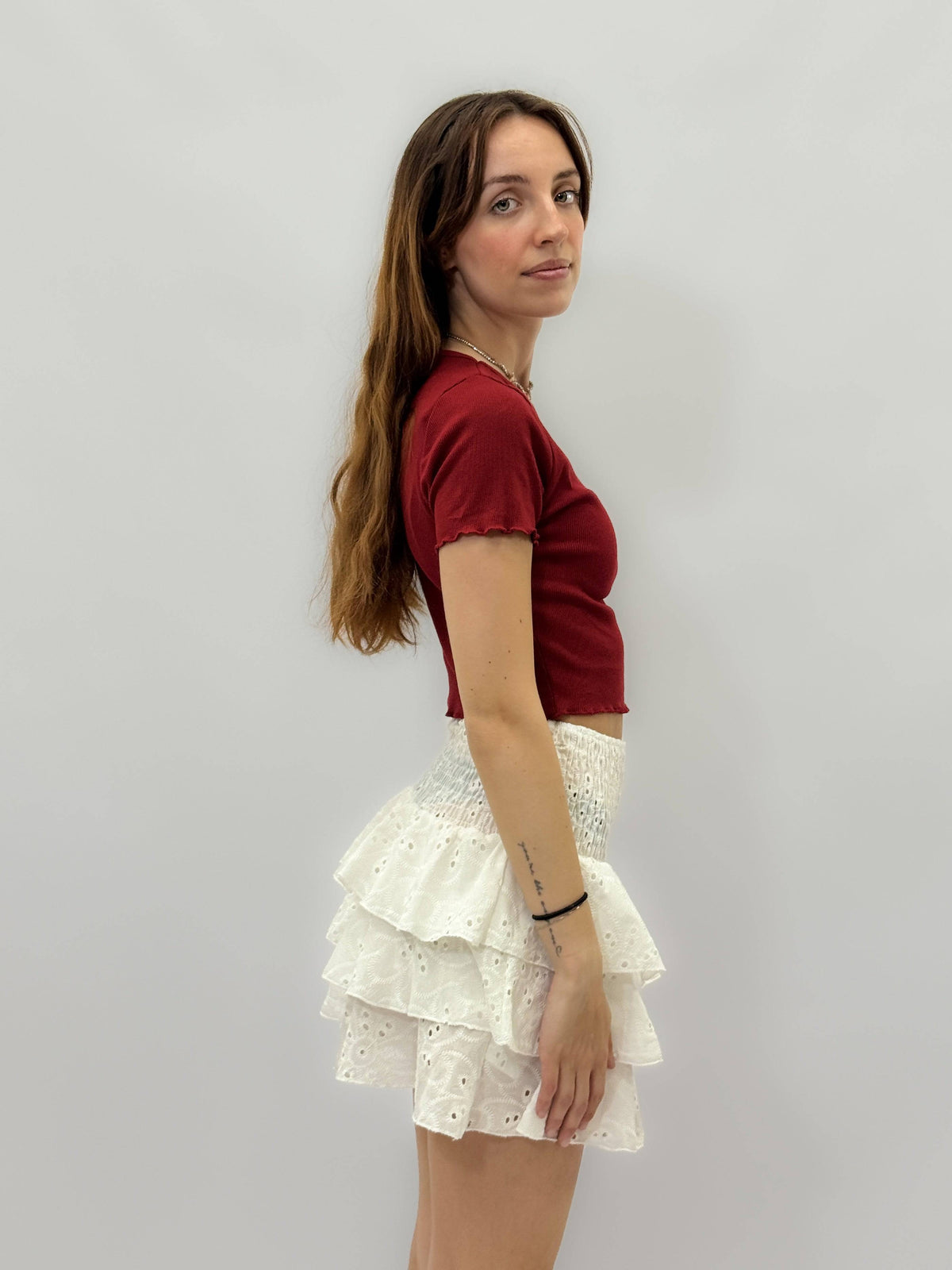 Petite Emma & Rose Cape Town ribbed T-shirt, soft maglieria knit, close-up of the fitted, ribbed fabric in a neutral color.