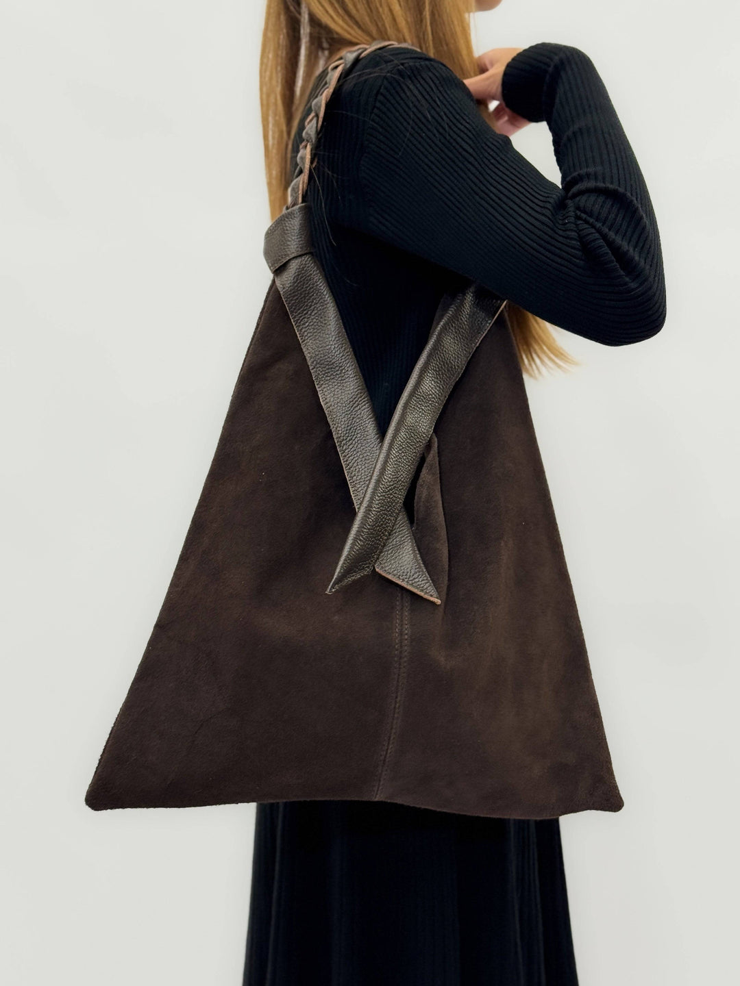 Genuine Italy Romy™ hobo bag by Emma & Rose Cape Town, stylish leather borse with adjustable strap and spacious interior.