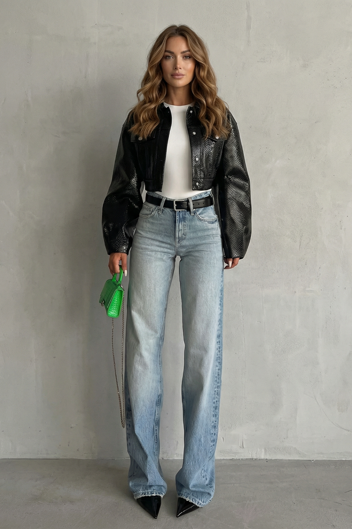 Lunarelle – Effortless straight silhouette – Mid rise jeans