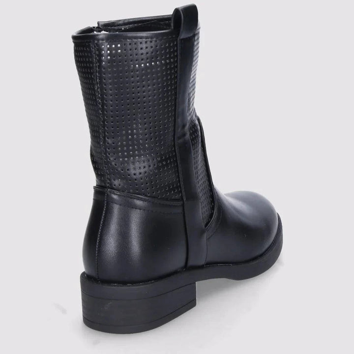 Emma & Rose Cape Town Selena™ ankle boots, black leather scarpe with stylish design, shown on a neutral background.
