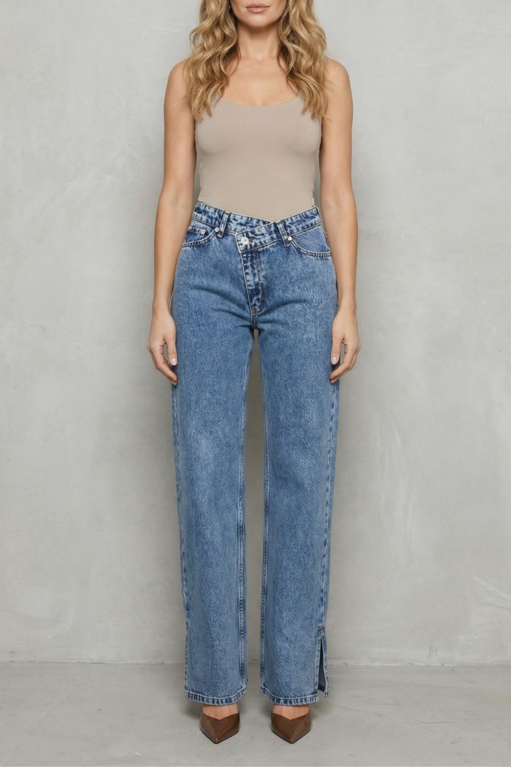 Virezza – Cross button detail – Straight leg jeans
