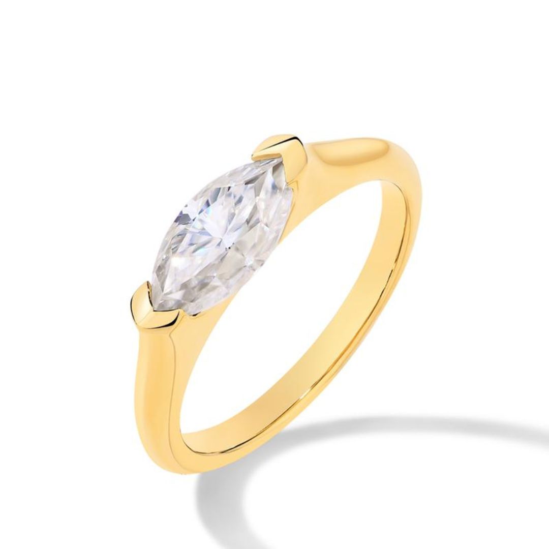 Emma & Rose Cape Town Avanirelle™ diamond ring in 18k gold, featuring a sparkling central diamond design.