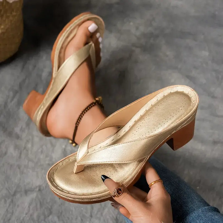 Inés | Orthopaedic sandals with low heel and open straps