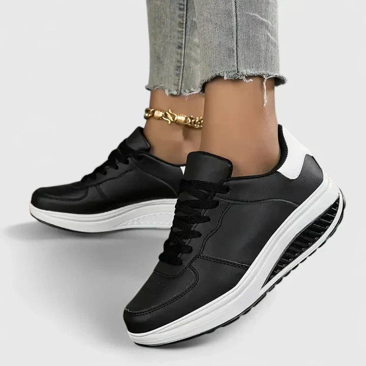 Carmela | Orthopaedic trainers with elevated sole and laces