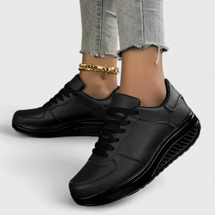 Carmela | Orthopaedic trainers with elevated sole and laces