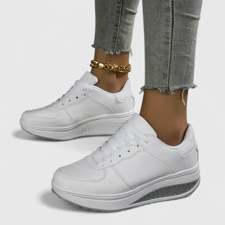 Carmela | Orthopaedic trainers with elevated sole and laces