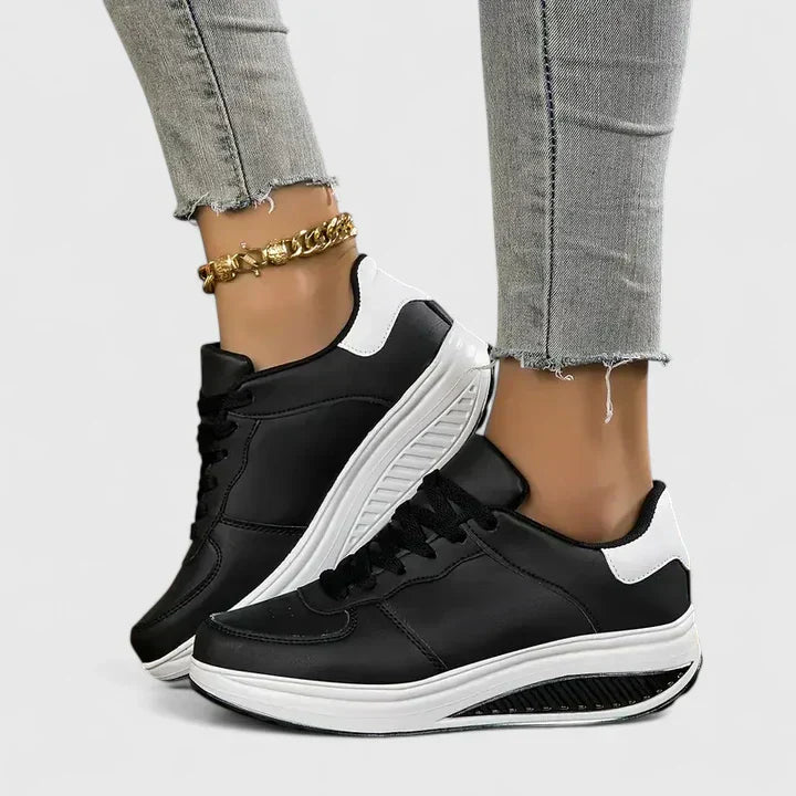Carmela | Orthopaedic trainers with elevated sole and laces