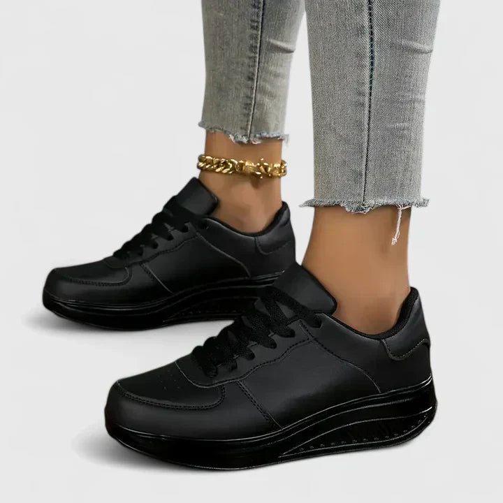 Carmela | Orthopaedic trainers with elevated sole and laces